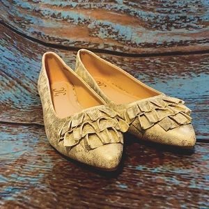 Womens Gold Flats CG Gold Pointed Toe Flats - Size 8 -
